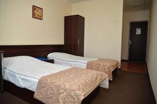 Отель Mogilev Hotel Могилев Стандартный двухместный номер с 2 отдельными кроватями-8